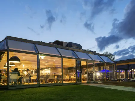 Novotel Lille Aéroport Отели в г. Nord-Pas-de-Calais