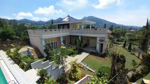 Villa CH 406 Ciloto Puncak Hotels in Cipanas