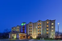 Holiday Inn Express & Suites DOVER by IHG Hotels near Dover Commons