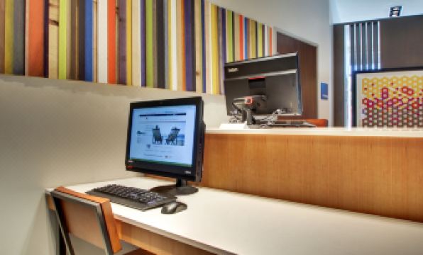 Holiday Inn Express & Suites CHARLESTON NE MT PLEASANT US17 by IHG