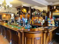 The Oaks Hotel - bars
