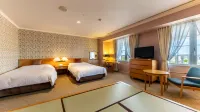 Satoyama Auberge & Hot Spring Wellness Spa Sakuragaike Kurgarden Các khách sạn gần JR Higashi-Ishiguro station
