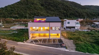 Yeonhuijae Kids Pool Villa Naewonsa Hotels near Pyeongsan Bookstore