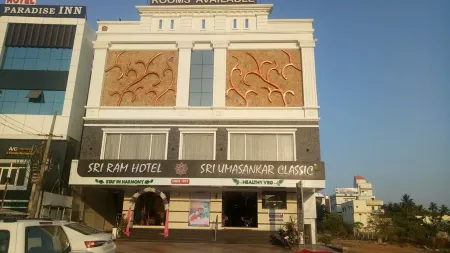 Sri Ram Grand Inn Отели рядом с достопримечательностью «Anna nagar park»
