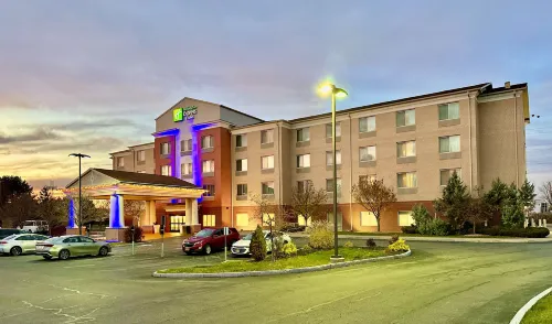 Holiday Inn Express & Suites DEWITT (SYRACUSE) by IHG