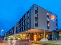 Leonardo Hotel Salzburg Airport Hotels near Hangar-7