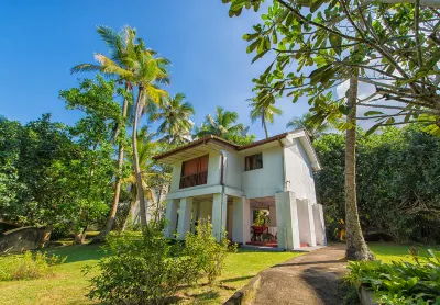 Palm Beach Inn & Sea Shells Cabanas Отели рядом с достопримечательностью «Баутик 87»