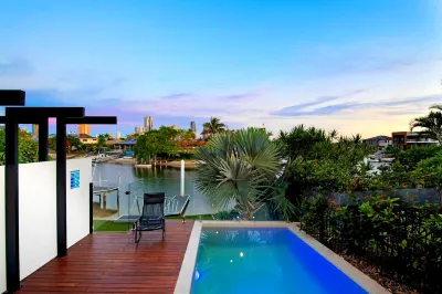 Luxico Wanderlust (Heated Pool)