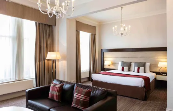 阿伯丁加里東尼亞美居酒店