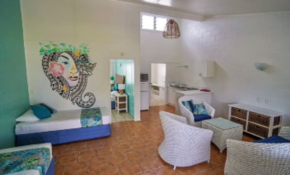 The Black Pearl Beachside Apartments