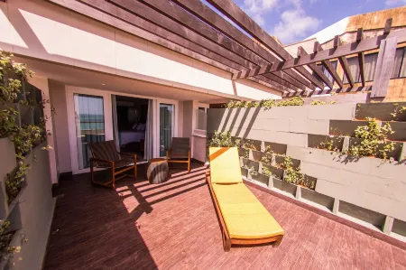 Vogal Luxury Beach Hotel & Spa