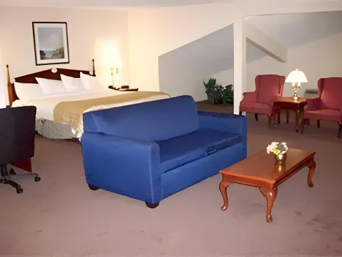 Baymont by Wyndham Louisville South I 65 Hotels in Hillview