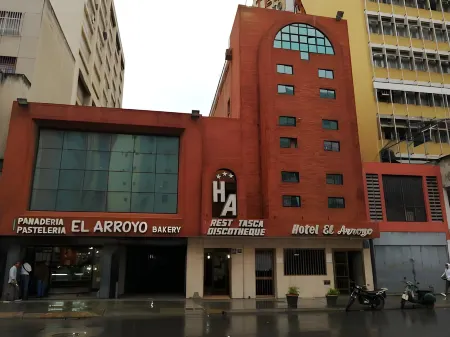 Hotel El Arroyo Отели рядом с достопримечательностью «Edificio Humboldt»