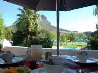 Orange-Ville Lodge & Guesthouse