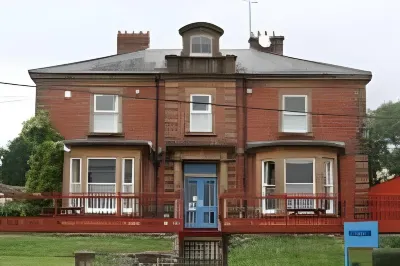 Preston Hotel Hotels near Malee Thai