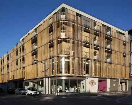 アドニスリヨンドックウエスト リヨンのホテル