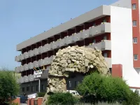 Hotel Montera Plaza
