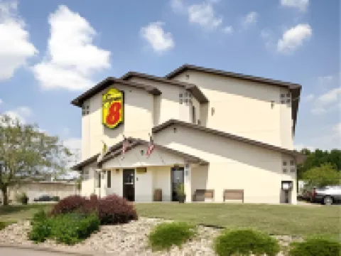 Super 8 by Wyndham Marietta Hotels in 