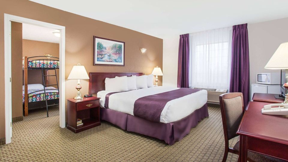 Ramada by Wyndham Red Deer Hotel and Suites