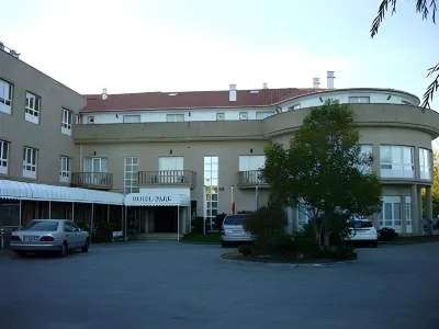 Hotel Park Hotels in Outes