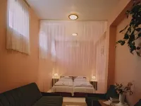 Hotel Uno فنادق في كيسكيميت