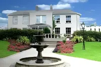 Castle Oaks House Hotel