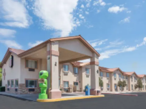 Super 8 by Wyndham Roswell Hotels in Roswell