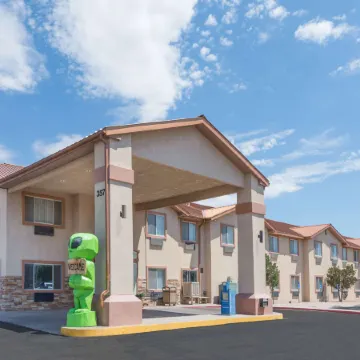 Super 8 by Wyndham Roswell