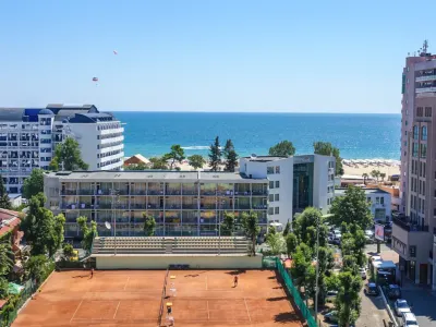Grand Hotel Nirvana - All Inclusive & Free Beach Access