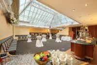 Adria Hotel Prague - Desayuno