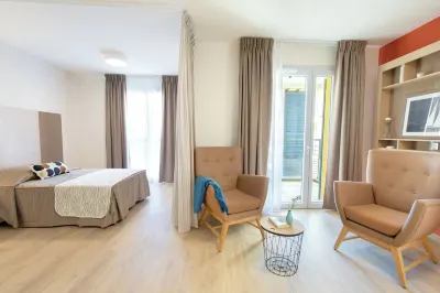 Zenao Fréjus Hotels near Musee Archeologique
