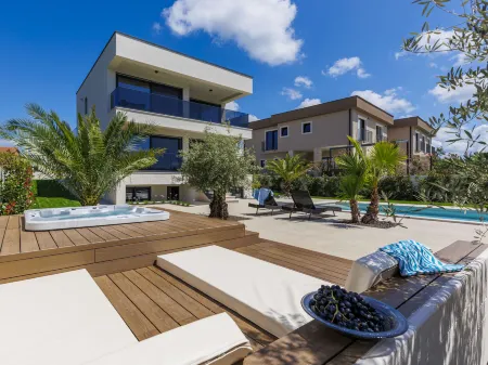 Villa Sandro Отели в г. Пореч