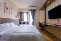 RedLiving Apartemen Riverview Residence - SB Room Tower Mahakam with Netflix Hotel dekat Stasiun Cikarang