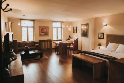 Logis HÔTEL-Restaurant - le Moulin d'Artres