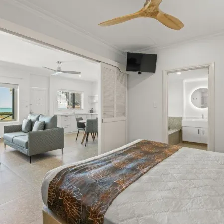 Moonlight Bay Suites