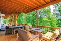 Lake Cumberland Retreat w/ Deck & Views! - Wifi