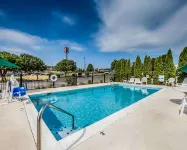 Quality Inn - Pools