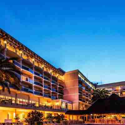 Hotel des Mille Collines Hotel Exterior