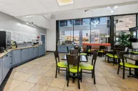 SureStay Plus Hotel by Best Western Lubbock Medical Center - Quầy bar