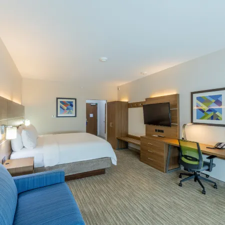 Holiday Inn Express & Suites LINDALE - TYLER by IHG