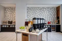Hampton Inn by Hilton Montreal Downtown - Cheap