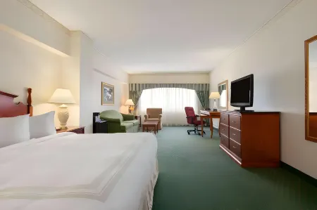 Radisson Hotel Cedar Rapids Отели в г. Робинс