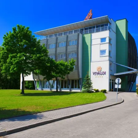 Hotel Vivaldi Отели рядом с достопримечательностью «Парк Цитадель»