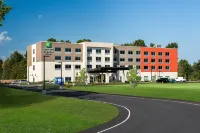 Holiday Inn Express & Suites Queensbury - Lake George Area