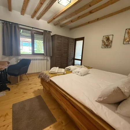 Villa Yarema Mountain Relax with Hot Jacuzzi & Sauna