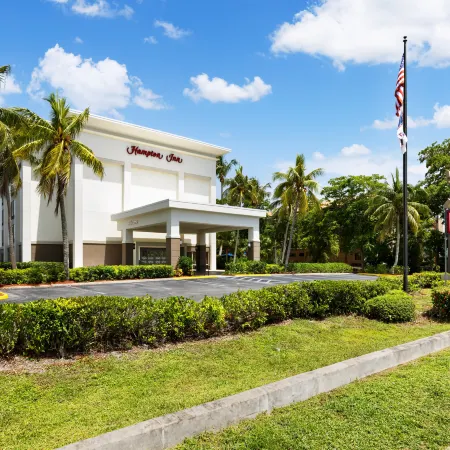Hampton Inn Naples-Central