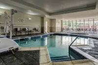 Courtyard Hadley Amherst - Swimmingpools