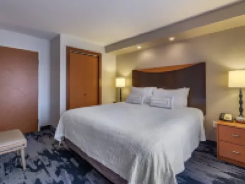 แฟร์ฟิลด์ อินน์แอนด์สวีทส์ บายแมริออท เท็กซาร์แคนา โรงแรมในเท็กซาร์คานา