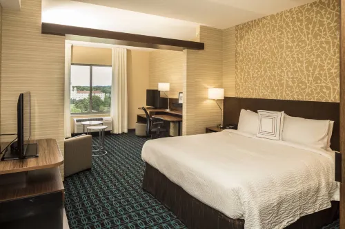Fairfield Inn & Suites Pittsburgh North/McCandless Crossing Hotels in Allegheny County