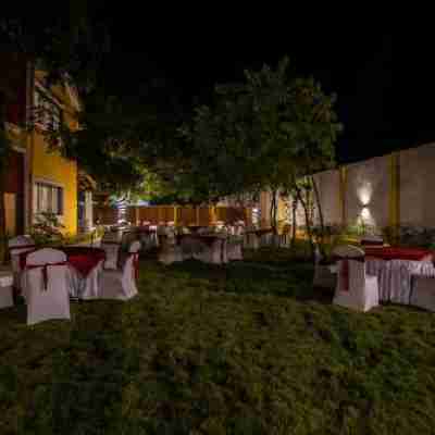 La Meadow Villa with Swimming Pool Hotel Exterior